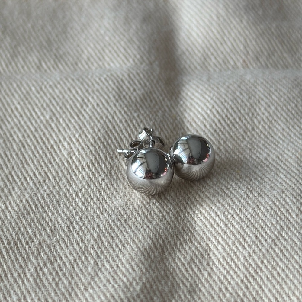 Dubai 18K Whitegold Ball Earrings Lightweight / New